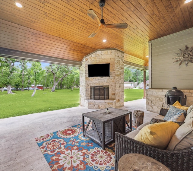 13327 W Brazos Bend Dr, Needville, TX 77461 - photo 2