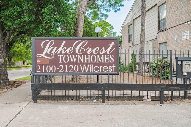 2110 Wilcrest Dr Unit 236, Houston, TX 77042 - view of community sign