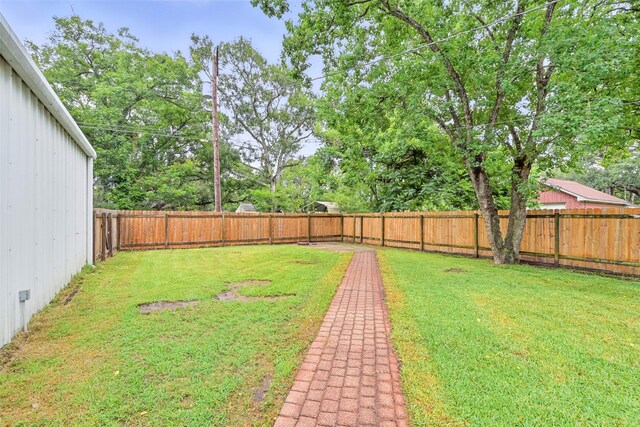 630 N Rockisland St, Angleton, TX 77515 - photo 29