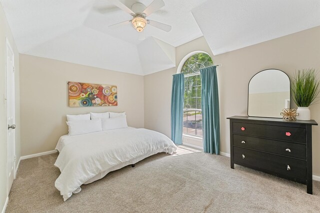 1017 Oak Knoll Ct, Sugar Land, TX 77498 - bedroom with light carpet, lofted ceiling, baseboards, and a ceiling fan