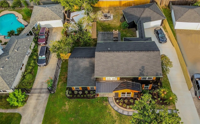 2106 Teague Rd, Houston, TX 77080 - aerial view of property and surrounding area featuring a pool