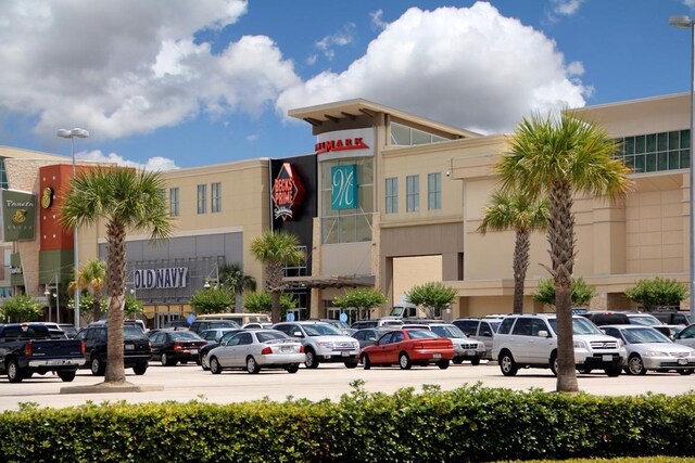 2106 Teague Rd, Houston, TX 77080 - view of commercial location featuring uncovered parking