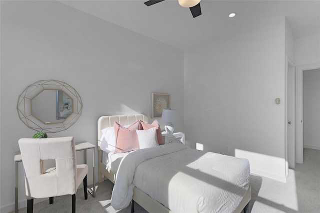 2933 El Fenice Ln, Houston, TX 77057 - carpeted bedroom featuring a ceiling fan