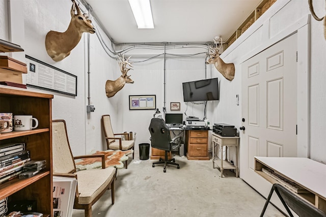 2515 103rd St, Galveston, TX 77554 - office space featuring concrete flooring