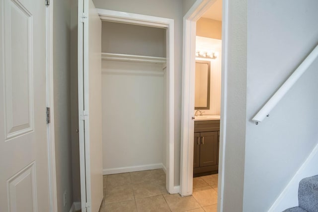 4064 Belle Park Dr Unit 4064, Houston, TX 77072 - closet featuring a sink