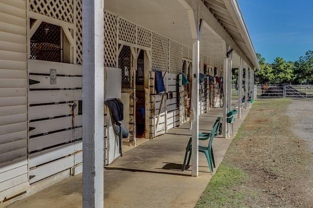 9607 Woodcliff Lake Dr, Spring, TX 77379 - view of horse barn