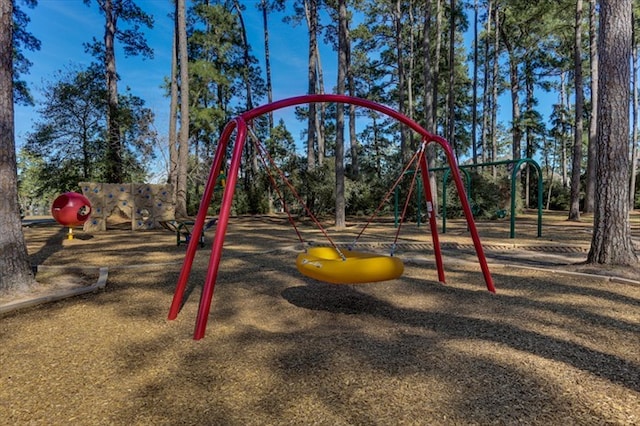 9607 Woodcliff Lake Dr, Spring, TX 77379 - view of community play area