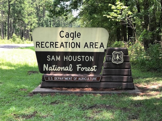 777 Red Hawk Rd, Huntsville, TX 77340
