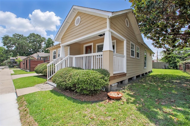 1118 Hammock St, Houston, TX 77009 - view of front of property with covered porch