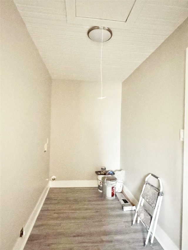 609 Martin Luther King Jr Blvd, Corsicana, TX 75110 - laundry room featuring wood finished floors and baseboards