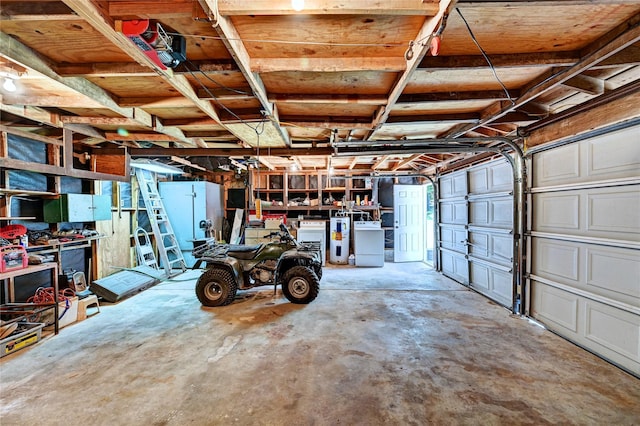 6 Hickory Holw, Huntsville, TX 77320 - garage with water heater
