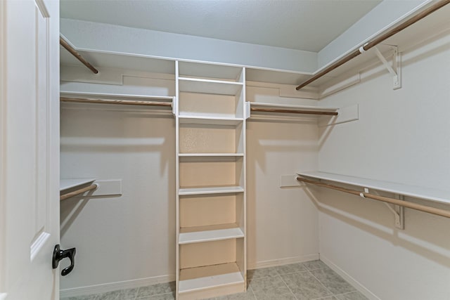 404 Live Oak Ln, Friendswood, TX 77546 - view of walk in closet