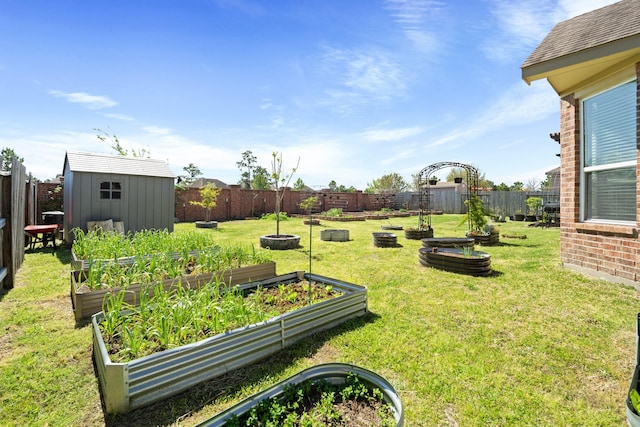 25611 Kearsley Dr, Katy, TX 77494 - view of yard with a garden