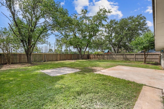 607 Mary Ann Dr, Friendswood, TX 77546 - view of yard featuring a patio area