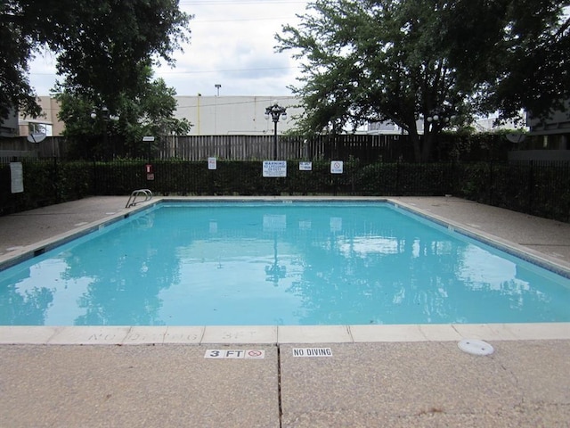 9797 Leawood Blvd Unit 1411, Houston, TX 77099 - view of community pool