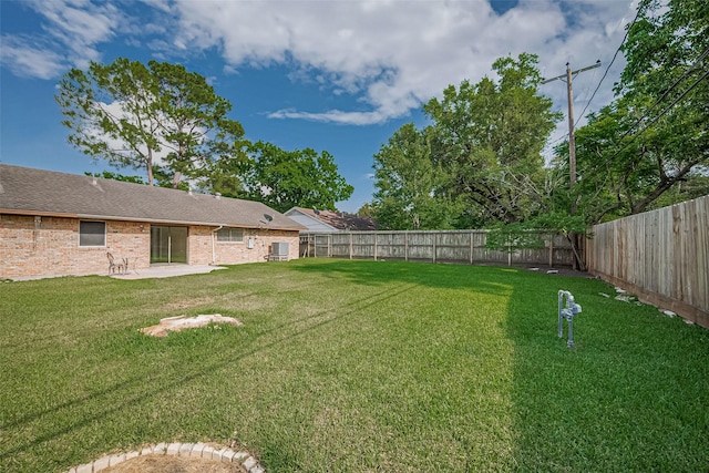 7130 Walkway St, Houston, TX 77036 - view of yard featuring a patio