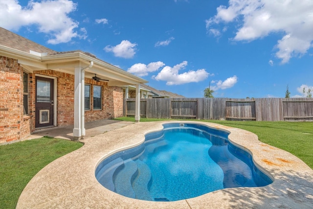 2314 Brickfielder Ln, Baytown, TX 77523 - view of pool with a ceiling fan, a patio area, and a fenced backyard