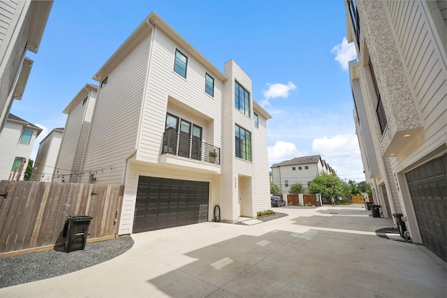 828 Wakefield Dr Unit B, Houston, TX 77018 - view of side of property featuring driveway and a garage