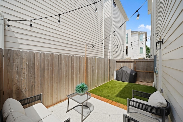 828 Wakefield Dr Unit B, Houston, TX 77018 - fenced backyard featuring an outdoor living space and a patio