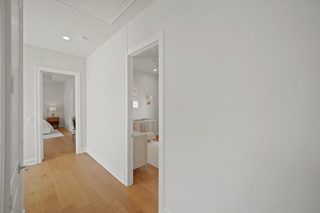 828 Wakefield Dr Unit B, Houston, TX 77018 - hall featuring light wood-style floors, baseboards, and recessed lighting