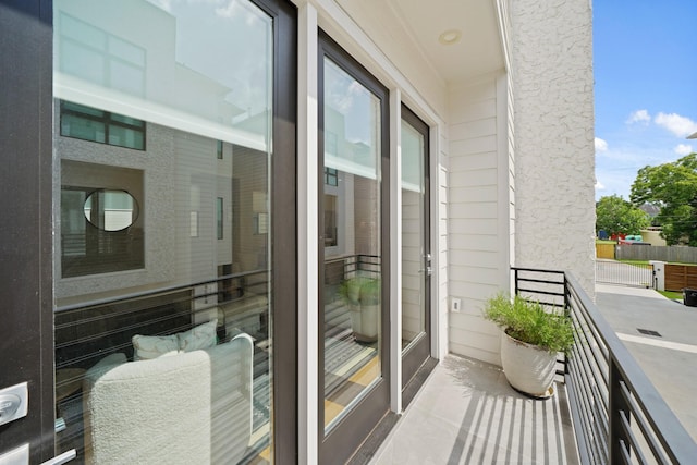 828 Wakefield Dr Unit B, Houston, TX 77018 - view of balcony