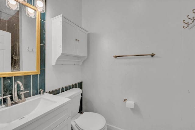 1138 Northwestern Ave, Austin, TX 78702 - bathroom featuring toilet and vanity