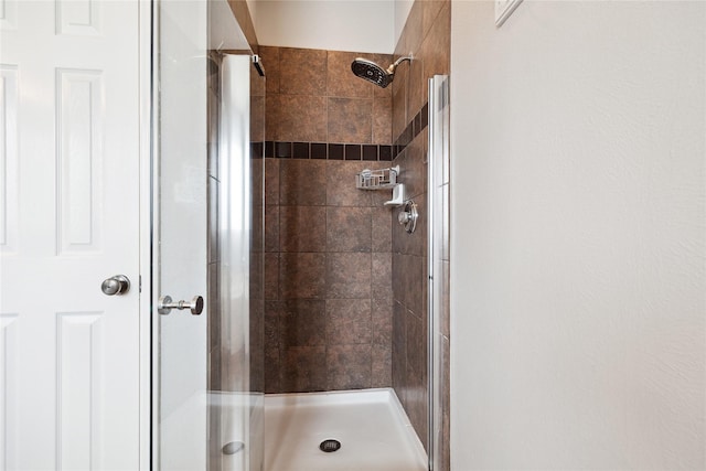2304 Cantabria Ln, League City, TX 77573 - bathroom with a shower stall
