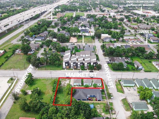 3114 Market St, Houston, TX 77020 - aerial view of property and surrounding area featuring nearby suburban area, a main thoroughfare, and property boundaries highlighted