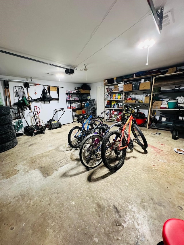 6639 Seaton Valley Dr, Spring, TX 77379 - view of garage