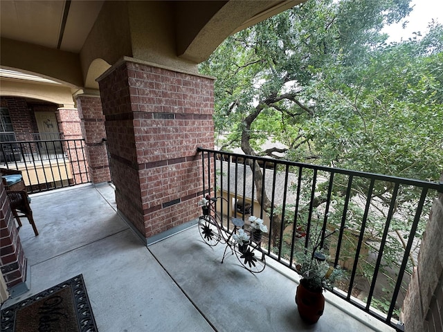 2815 Kings Crossing Dr Unit 308, Houston, TX 77345 - view of balcony
