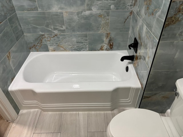 3706 Galway Ln, Houston, TX 77080 - full bath featuring toilet and a tub