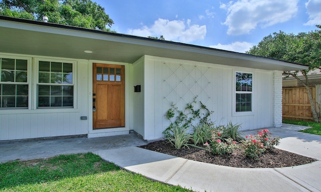 5313 De Lange Ln, Houston, TX 77092 - view of property entrance