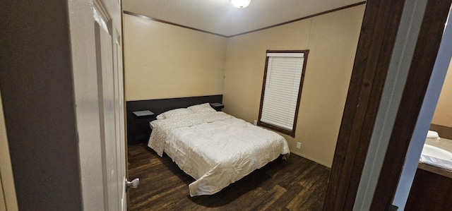 114 Dolphin Hbr N, Baytown, TX 77523 - bedroom with dark wood-style flooring