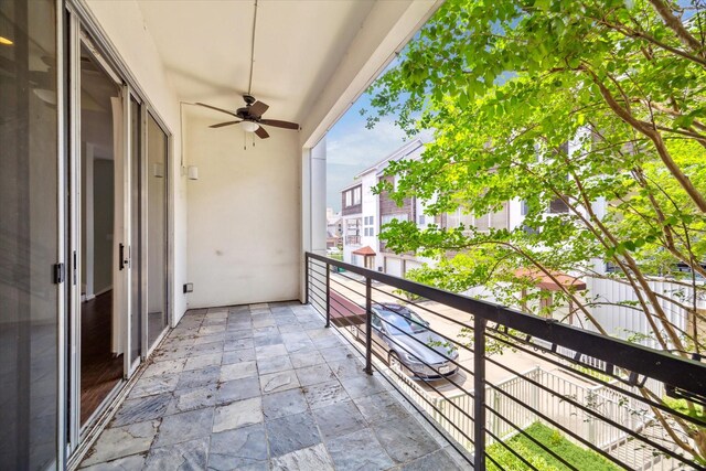 616 Lester St, Houston, TX 77007 - balcony featuring a ceiling fan