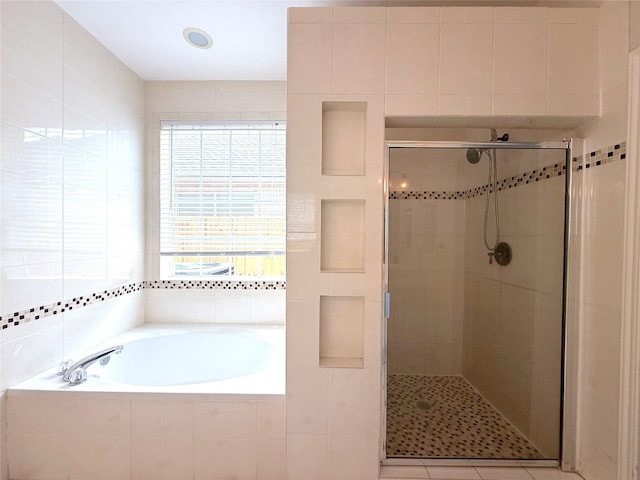 522 Chickory Field Ln, Pearland, TX 77584 - full bath featuring a garden tub and a stall shower