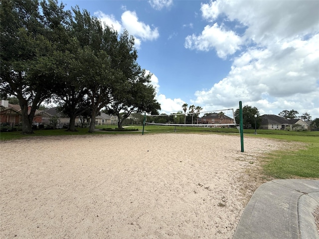 522 Chickory Field Ln, Pearland, TX 77584 - view of home's community with volleyball court