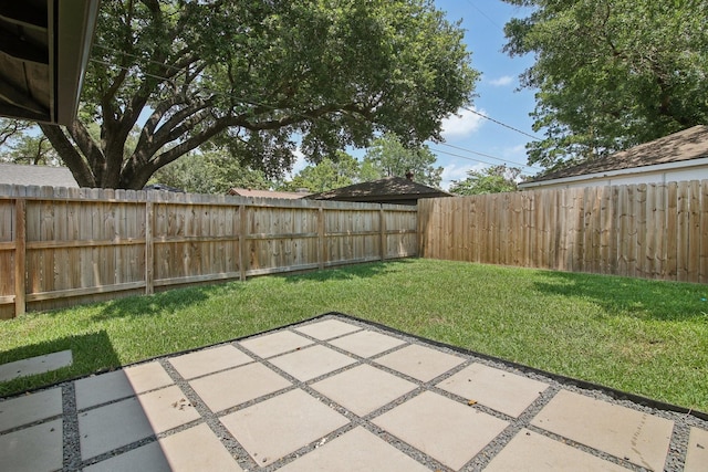 6222 Queensloch Dr, Houston, TX 77096 - view of yard with a patio
