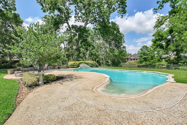 5318 Westerham St, Fulshear, TX 77441 - view of swimming pool featuring a patio