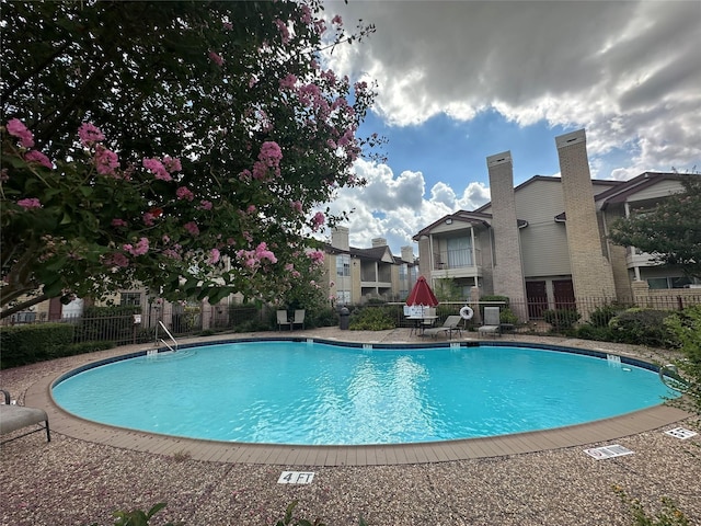 2120 El Paseo St Unit 209, Houston, TX 77054 - view of community pool