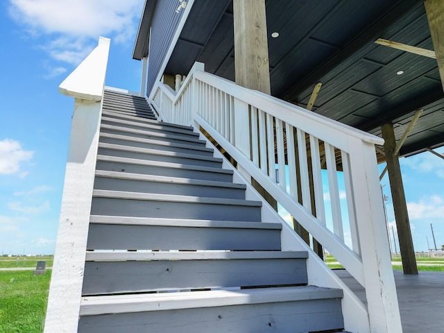 1025 Sunset Cir W, Crystal Beach, TX 77650 - view of staircase