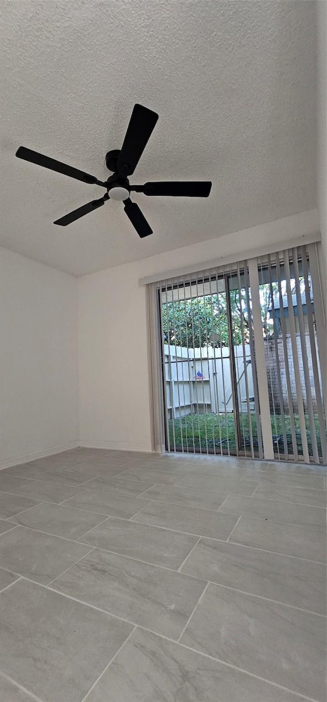 12819 Carvel Ln, Houston, TX 77072 - unfurnished room with a textured ceiling and a ceiling fan