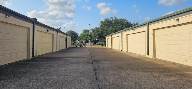 12819 Carvel Ln, Houston, TX 77072 - view of garage