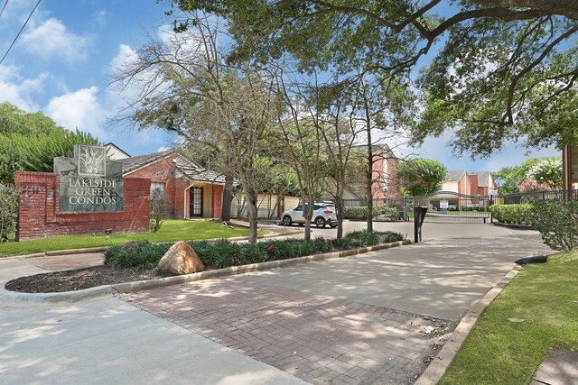 2211 S Kirkwood Rd Unit 26, Houston, TX 77077 - view of community
