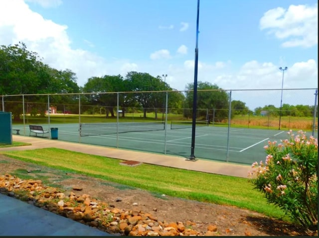250 Stagecoach Trl, Angleton, TX 77515