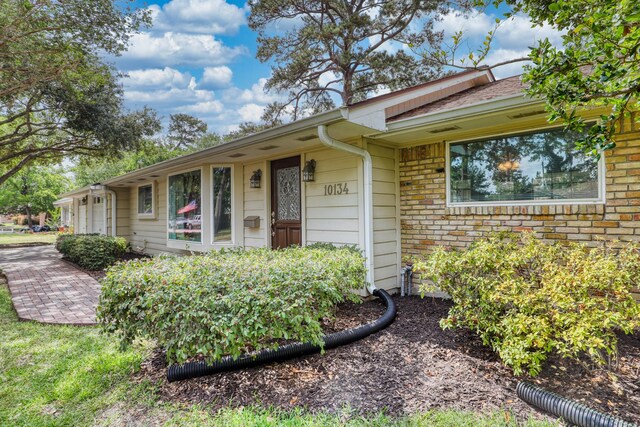 10134 Brinwood Dr, Houston, TX 77043 - view of ranch-style house