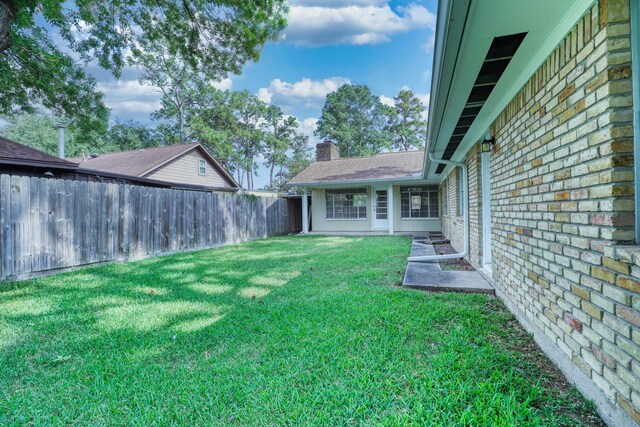 10134 Brinwood Dr, Houston, TX 77043 - view of yard