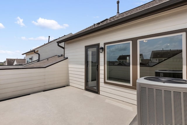 2653 Fountain Key Blvd, Houston, TX 77008 - view of patio / terrace featuring central AC unit