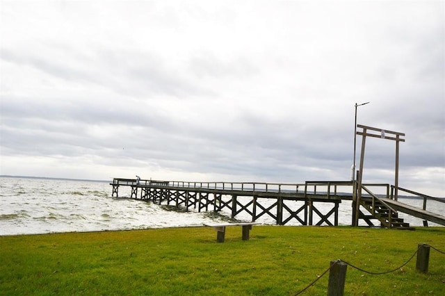 189 W Lakeview Wood, Onalaska, TX 77360 - dock area with a water view and a lawn