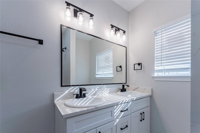 318 New Hampshire St, Houston, TX 77029 - full bath featuring double vanity