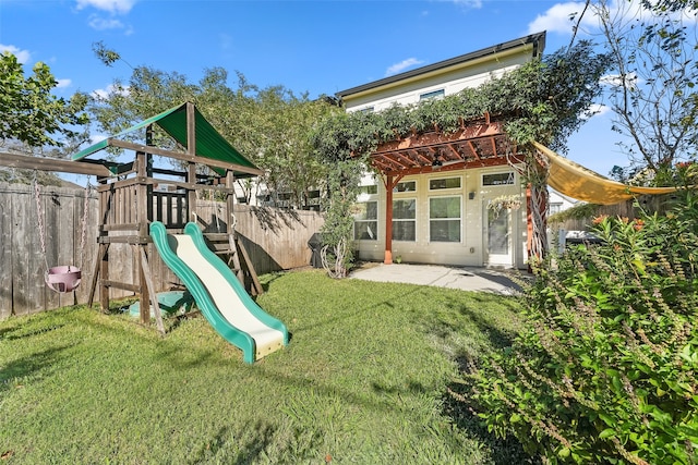 824 W 20th St, Houston, TX 77008 - view of play area featuring a patio